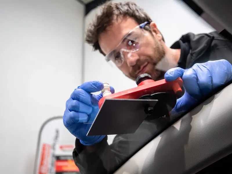 Pare-brise fissuré ? Voici les 5 raisons les plus fréquentes